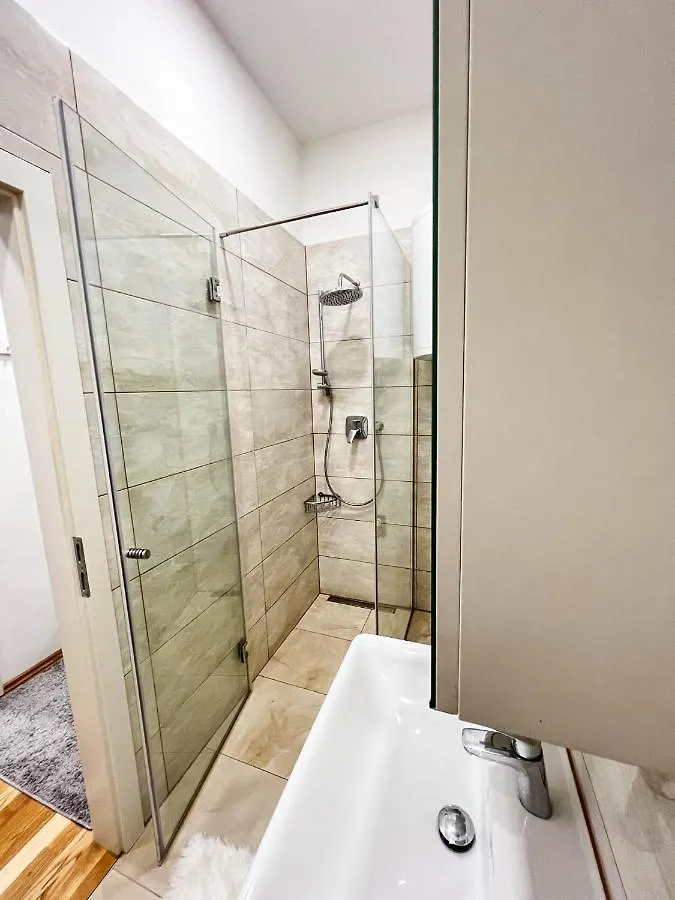 فيينا Comfortable & Good Located Flat شقة